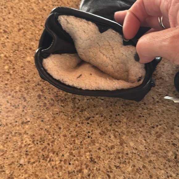 EUC Spyder Womens Turret GTX Mitten Black (worn 2 times) - Picture 6 of 6